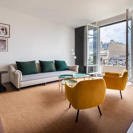 Elegant On Avenue Montaigne Апартаменты *