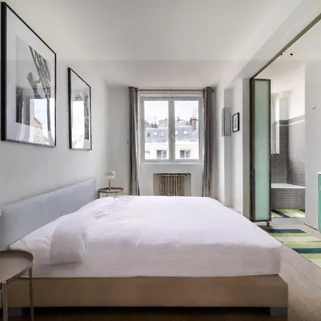 Elegant On Avenue Montaigne Апартаменты *